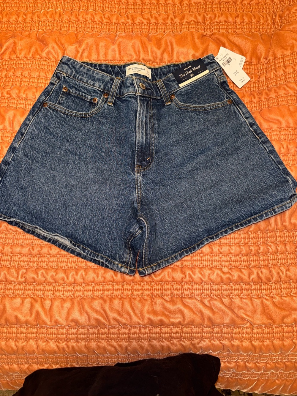 NWT Abercrombie Curve Love High Rise Dad Shorts 29/8 Dark Wash
